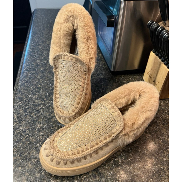 New Blondo Ava Embellished Waterproof Faux-Fur & Genuine Suede Mocassin - Picture 1 of 9
